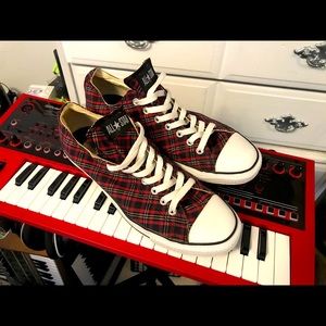 Converse flannel sneakers 🛹
